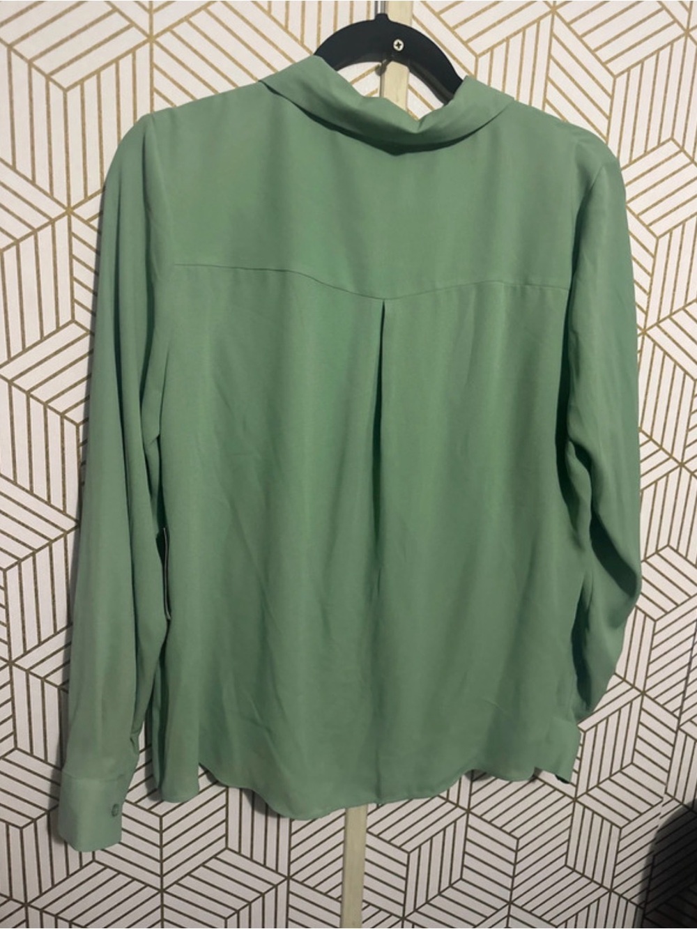INC International Concepts Women's Long Sleeve V-Neck Twist-Front Blouse Size L - Picture 14 of 15